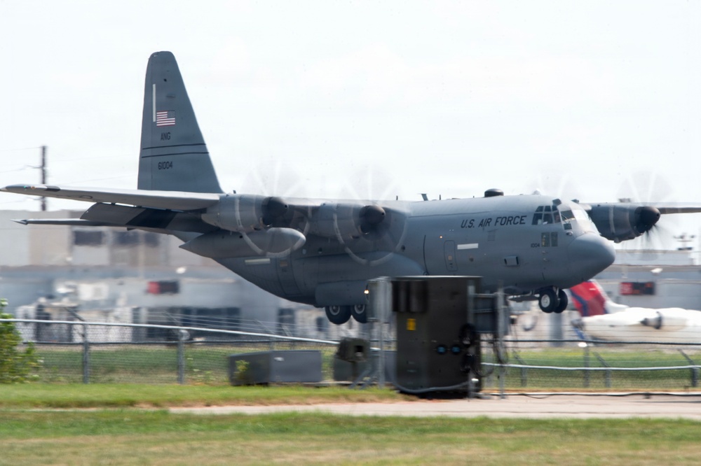 C-130Hs Fly Together in Large Formation