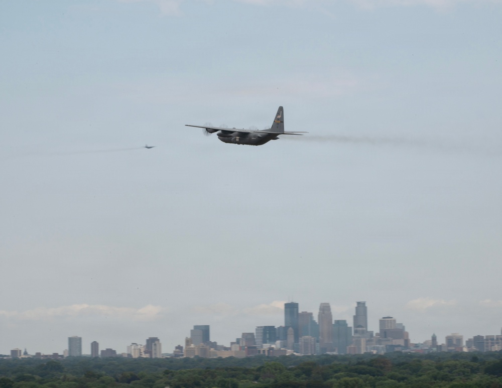 C-130Hs Fly Together in Large Formation