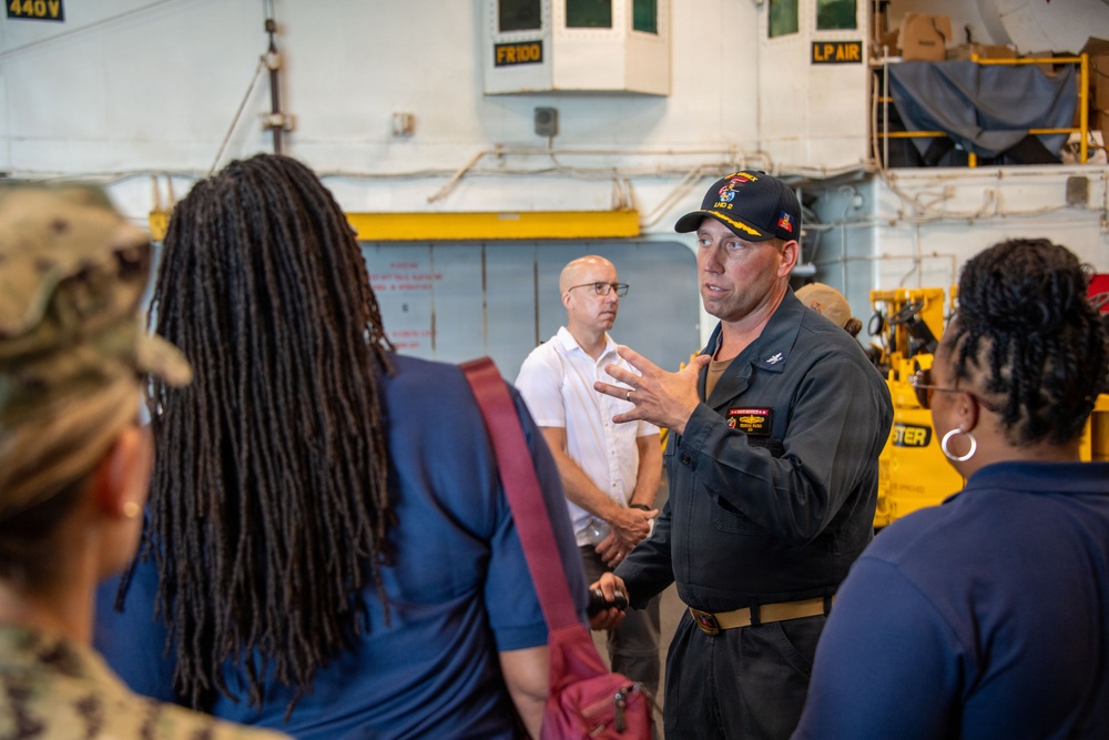 USS Essex (LHD 2) Hosts Senior Department of the Navy Leadership