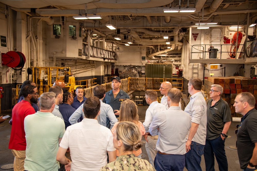 USS Essex (LHD 2) Hosts Senior Department of the Navy Leadership