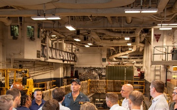 USS Essex (LHD 2) Hosts Senior Department of the Navy Leadership