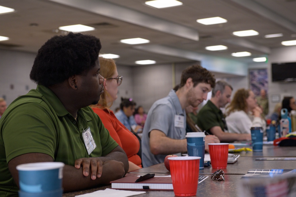 132d Wing hosts Iowa National Guard Legislative Outreach event