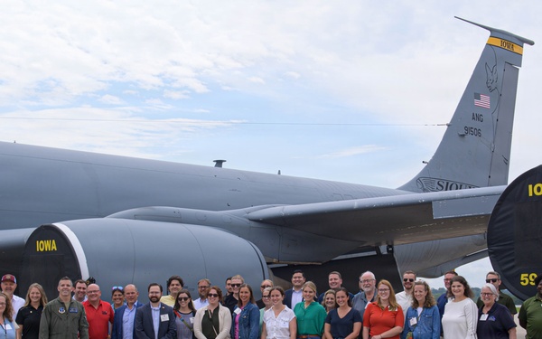 132d Wing hosts Iowa National Guard Legislative Outreach event