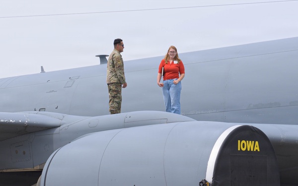 132d Wing hosts Iowa National Guard Legislative Outreach event