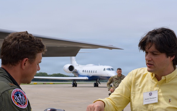 132d Wing hosts Iowa National Guard Legislative Outreach event
