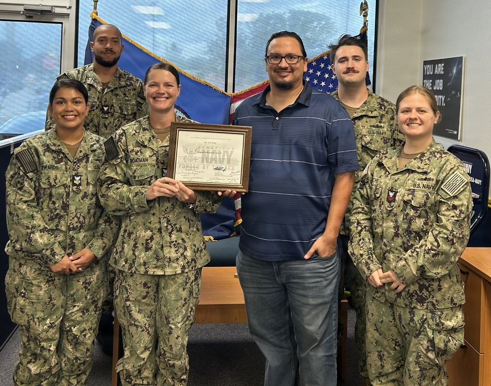 Texas High School Teacher Recognized by Navy Recruiting