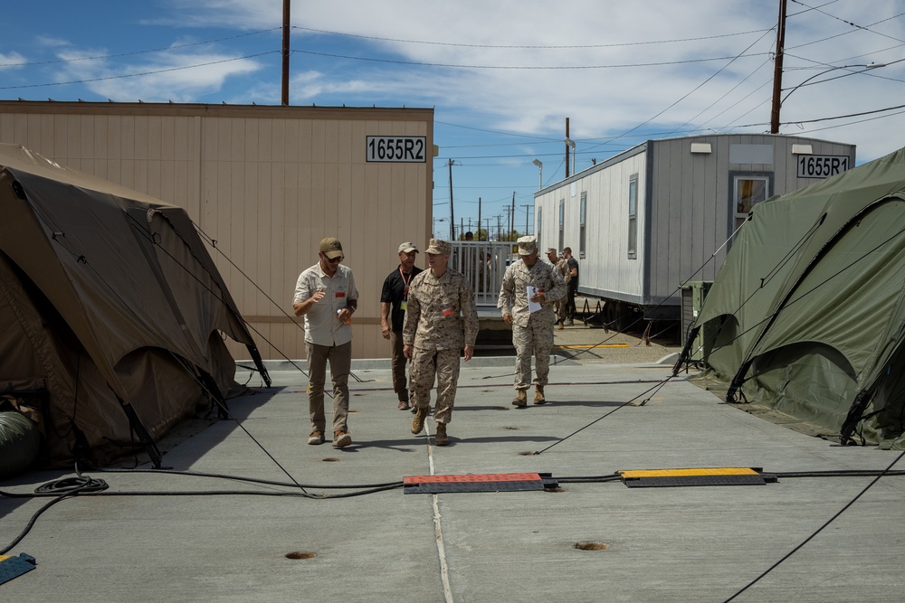 LtGen Bargeron visits 2nd MarDiv