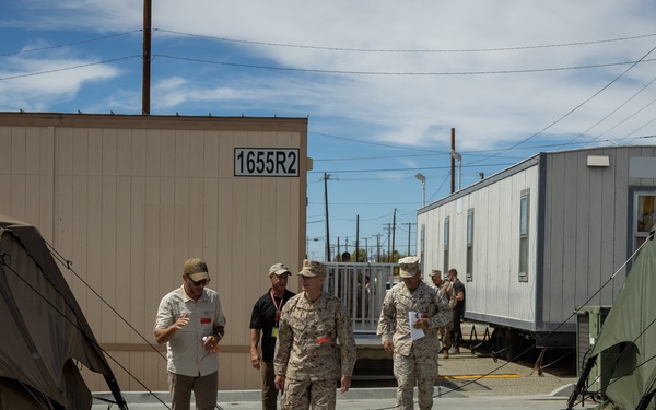 LtGen Bargeron visits 2nd MarDiv