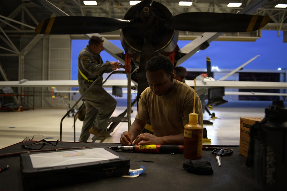 163d Aircraft Maintenance Squardron Performs Nighttime Maintenance
