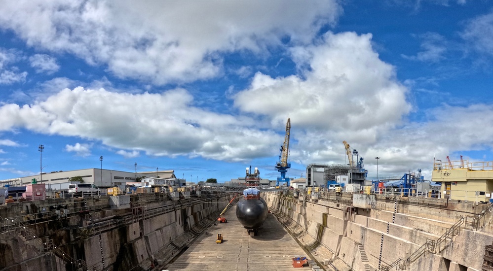 USS North Carolina (SSN 777) Prepares to Undock