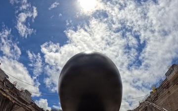 USS North Carolina (SSN 777) Prepares to Undock