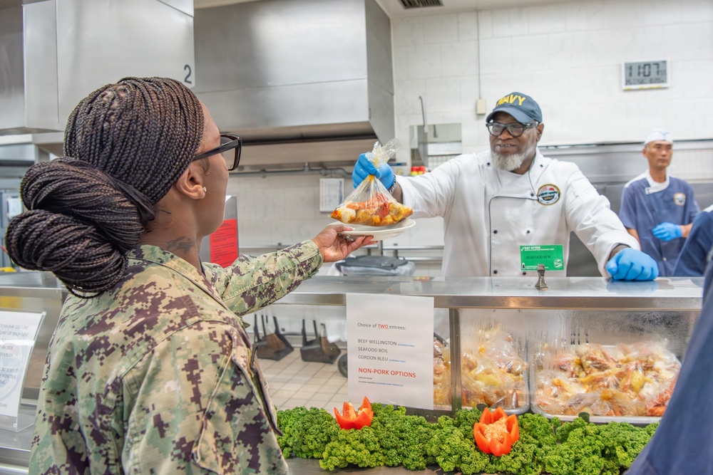 CFAY Hosts Armed Forces Entertainment's Moe Cason, Bobby T at Open Galley