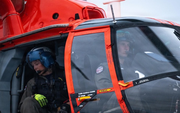 USCGC Midgett (WMSL 757) conducts flight operations while underway in the East China Sea