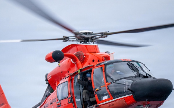 USCGC Midgett (WMSL 757) conducts flight operations while underway in the East China Sea