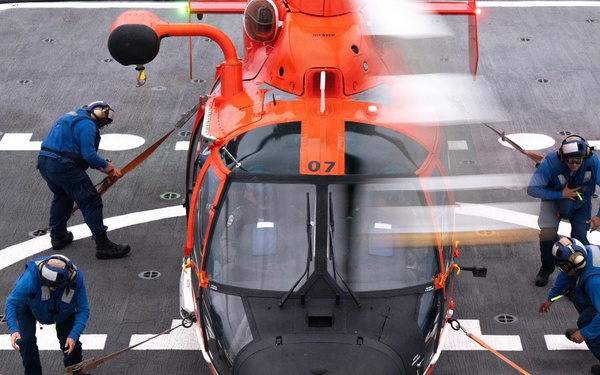 USCGC Midgett (WMSL 757) conducts flight operations while underway in the East China Sea