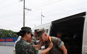 I MEF Commanding General Visits Philippine Marine Corps Commandant