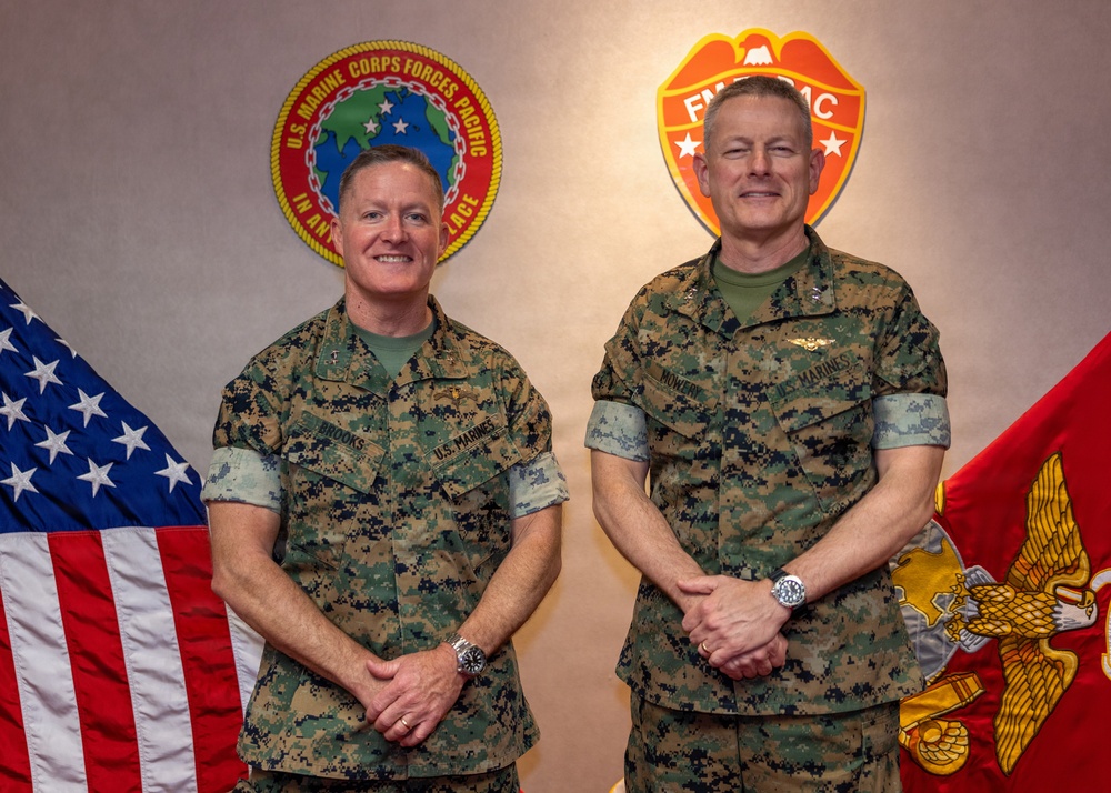 MARFORPAC deputy commander meets with the commander of Marine Forces Special Operations Command
