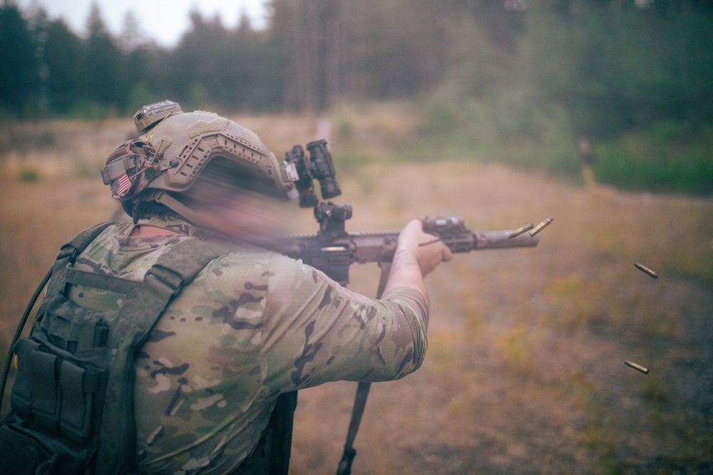 1st Special Forces Group (Airborne) conducts combat marksmanship training
