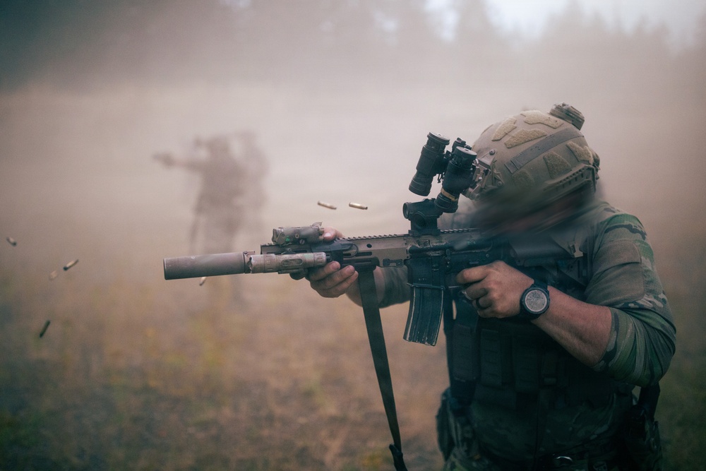 1st Special Forces Group (Airborne) conducts combat marksmanship training