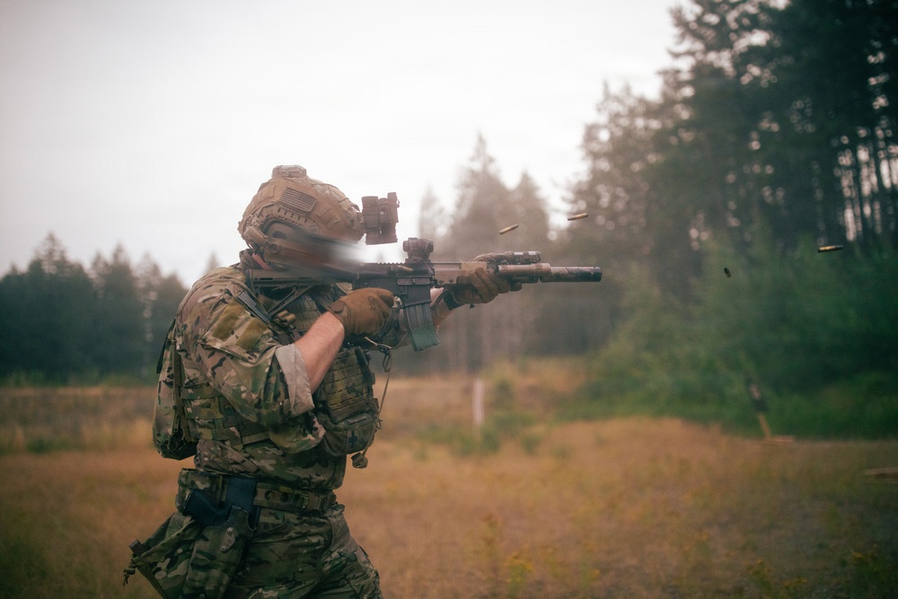 1st Special Forces Group (Airborne) conducts combat marksmanship training