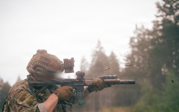 1st Special Forces Group (Airborne) conducts combat marksmanship training