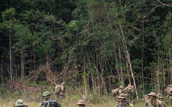 U.S. Army, RBLF sharpen jungle warfare skills during Pahlawan Warrior 26