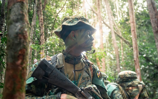 U.S. Army, RBLF sharpen jungle warfare skills during Pahlawan Warrior 26