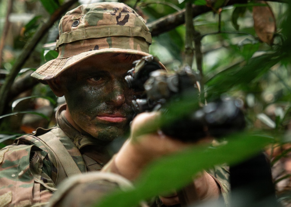 U.S. Army, RBLF sharpen jungle warfare skills during Pahlawan Warrior 26