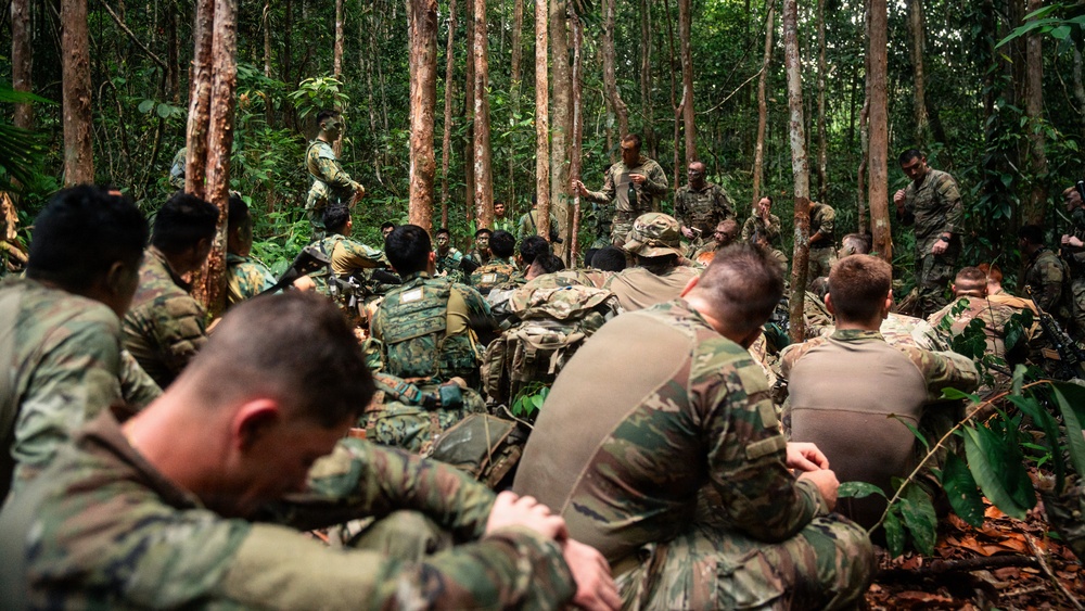 U.S. Army, RBLF sharpen jungle warfare skills during Pahlawan Warrior 26