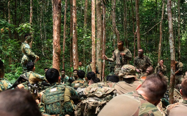 U.S. Army, RBLF sharpen jungle warfare skills during Pahlawan Warrior 26