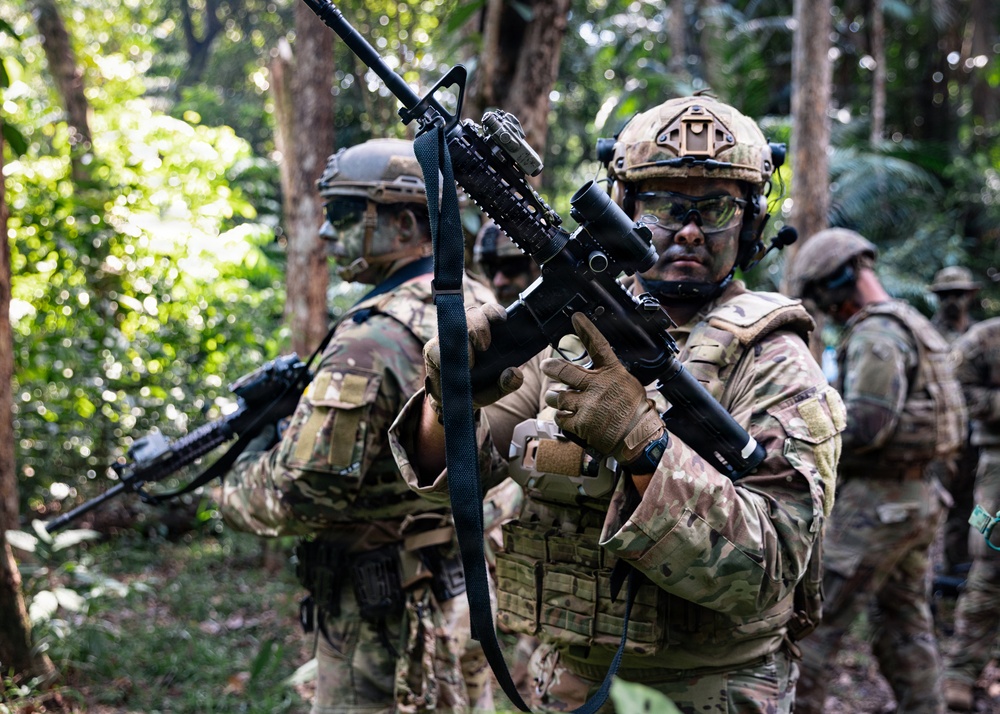 OKNG, RBLF train close-quarters combat in jungle terrain