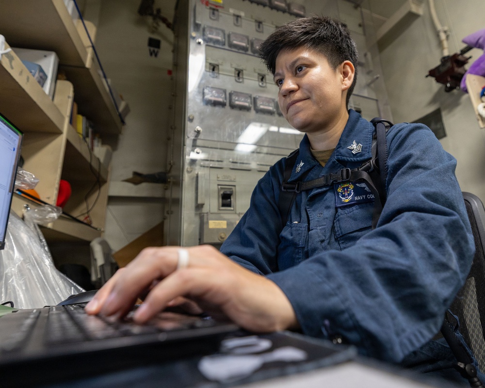 USS Mustin conducts routine operations