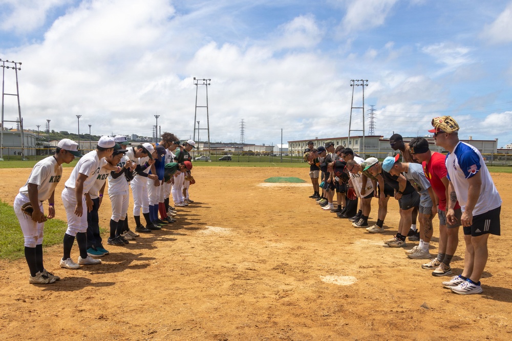 HMLA-367 Marines play baseball with local university students