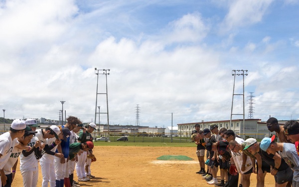 HMLA-367 Marines play baseball with local university students