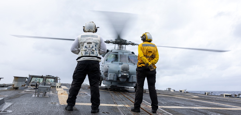 USS Mustin conducts flight operations