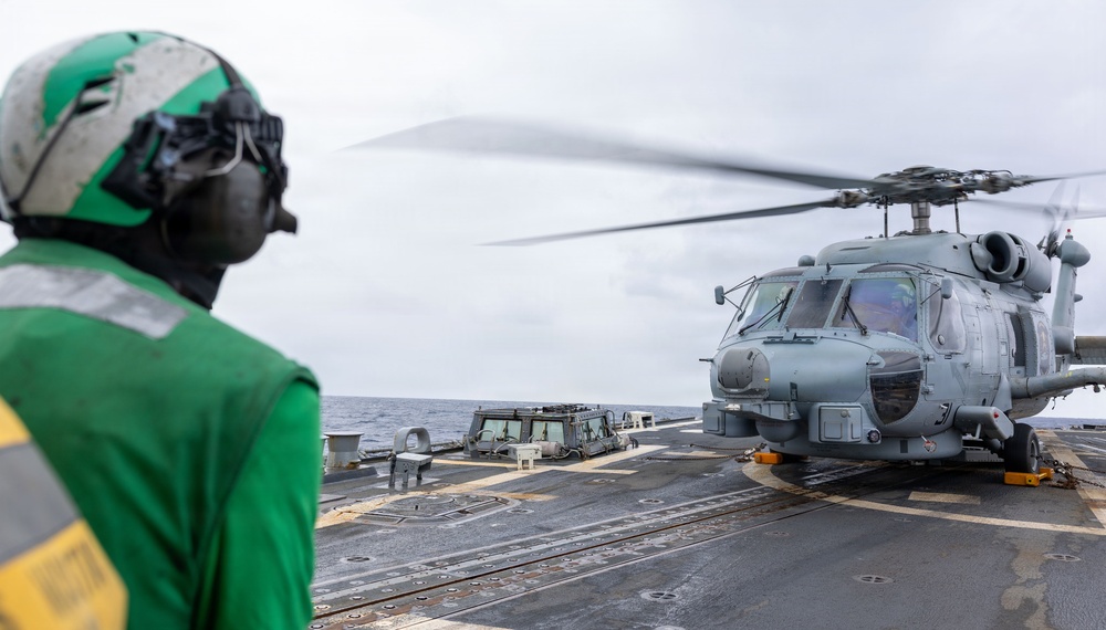 USS Mustin conducts flight operations