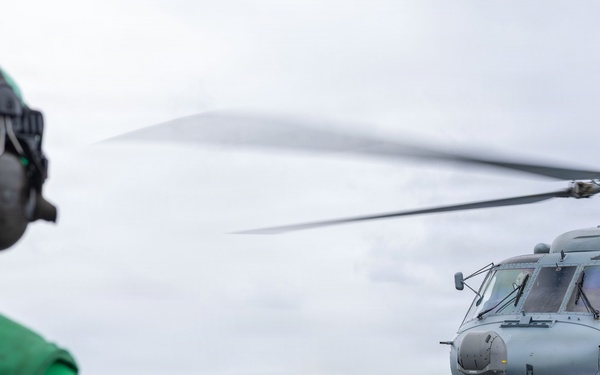 USS Mustin conducts flight operations