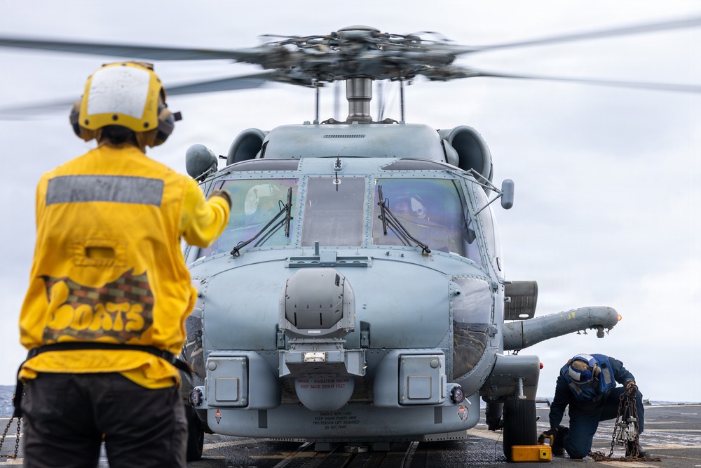 USS Mustin conducts flight operations