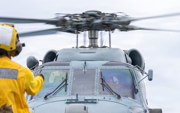 USS Mustin conducts flight operations