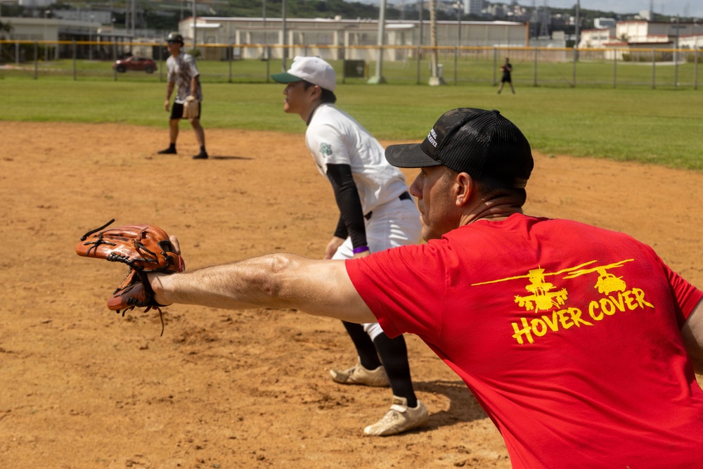HMLA-367 Marines play baseball with local university students