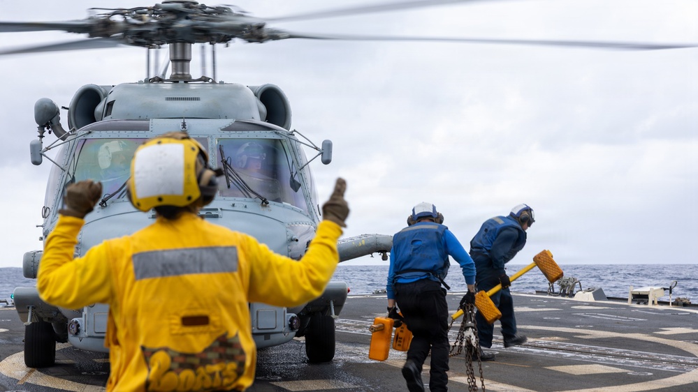 USS Mustin conducts flight operations