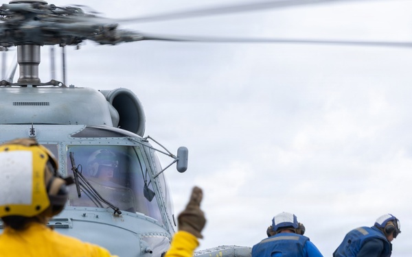 USS Mustin conducts flight operations