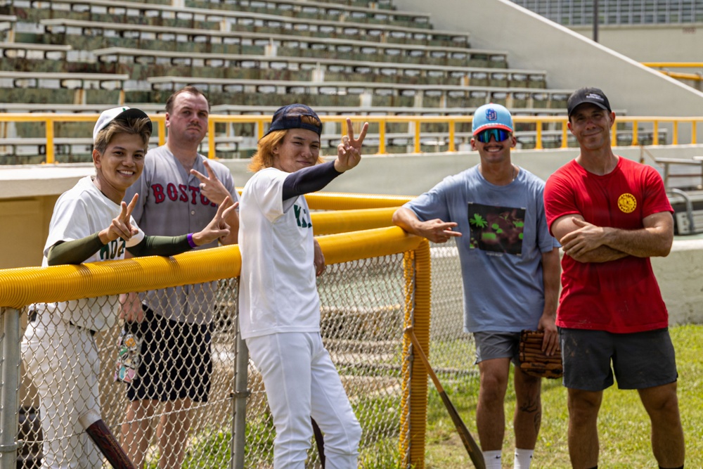 HMLA-367 Marines play baseball with local university students