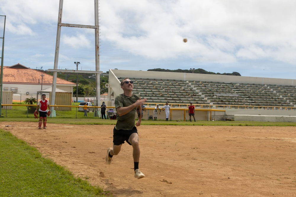 HMLA-367 Marines play baseball with local university students