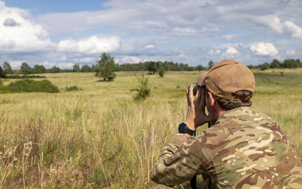 U.S. Army Soldiers with the NATO FLF Battle Group take part in British sniper training in Poland