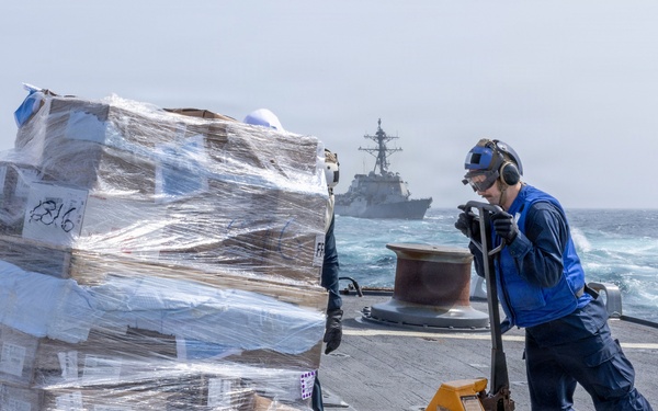 Vertical Replenishment aboard USS Ross (DDG 71)