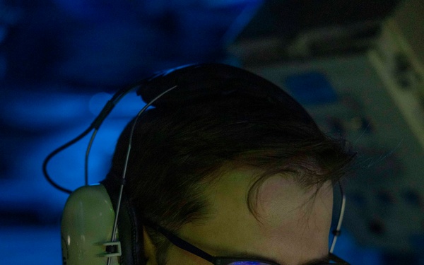 USS KEARSARGE Conducts Surface and Air Warfare Certifications