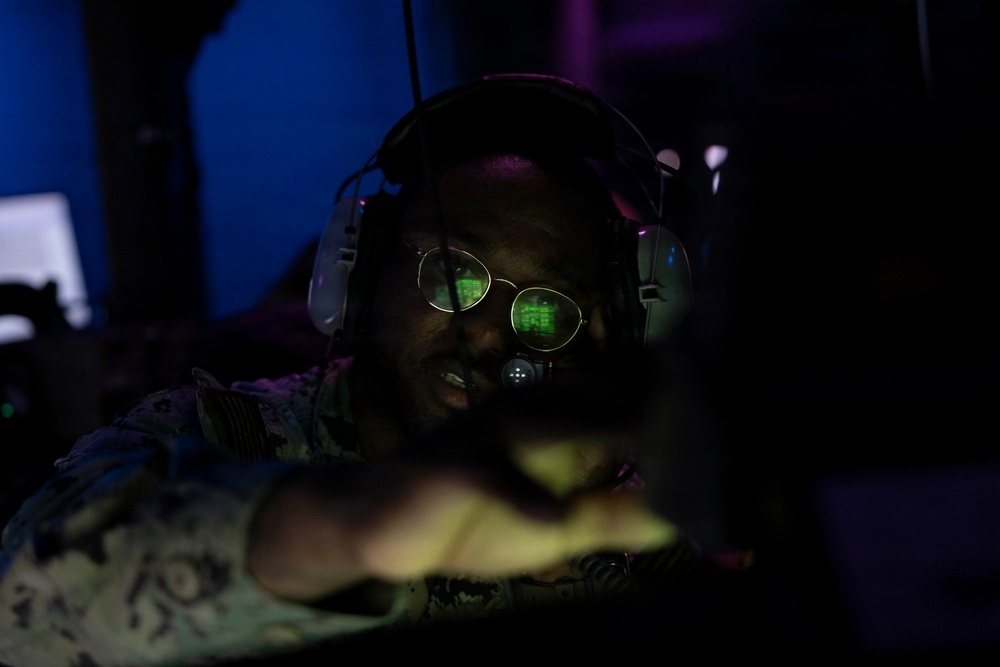 USS KEARSARGE Conducts Surface and Air Warfare Certifications