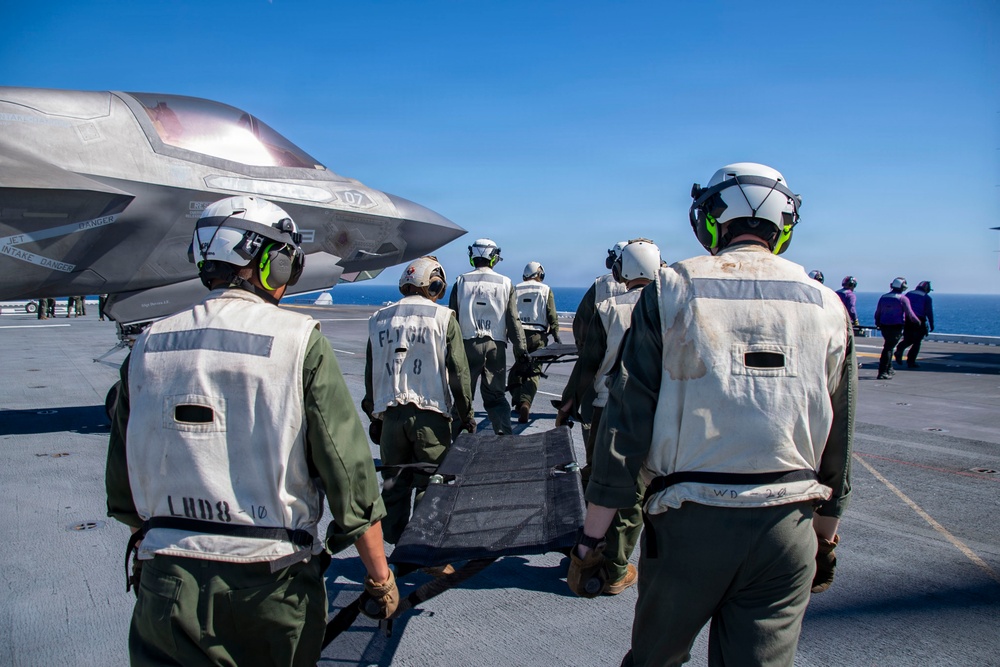USS Makin Island conducts medical drills