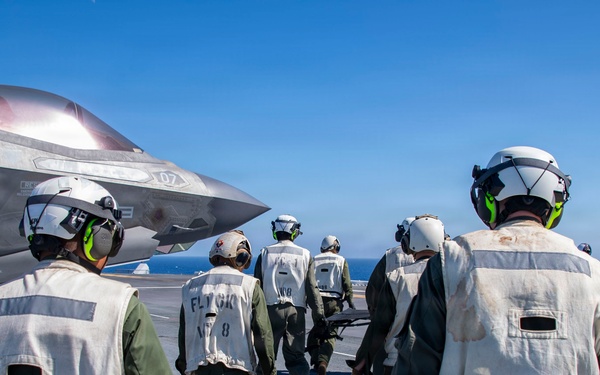 USS Makin Island conducts medical drills